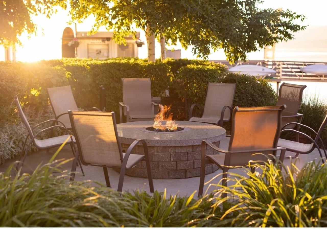 The Cove Lakeside Resort كيلونا الغربية المظهر الخارجي الصورة